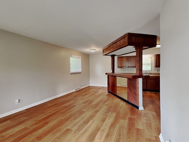 Photo - 4839 N Kenmore Rd