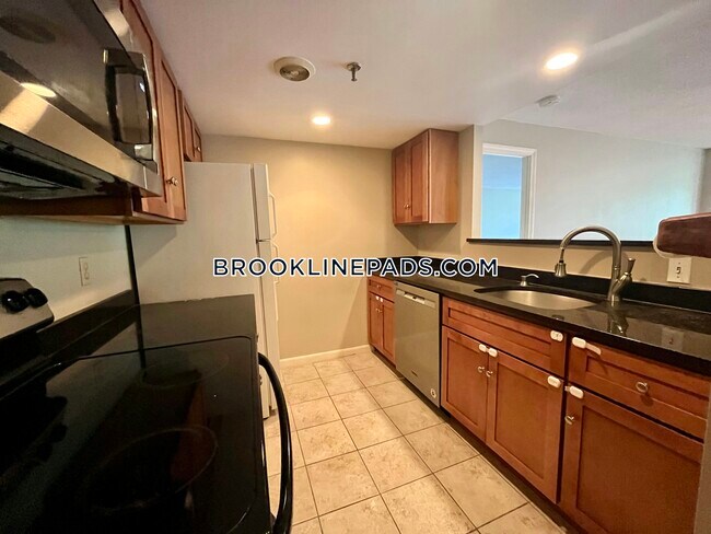 20 Webster St Unit 306  