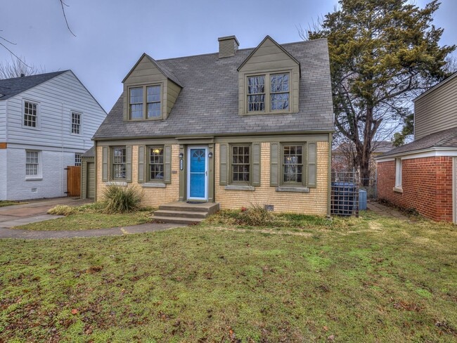 Photo - Charming 2bed/1.5 bath minutes from Plaza in Aurora Neighborhood - Appliances, Garage + Storm She...