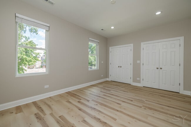 Photo - 723 N Waller Ave Unidad 1