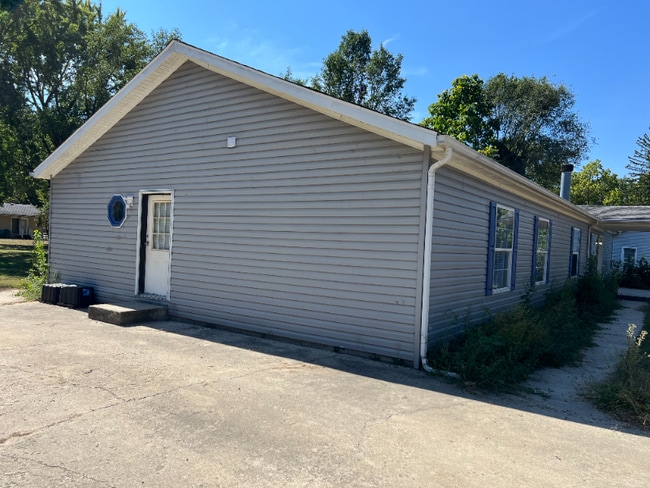 Photo - 420 Decker St