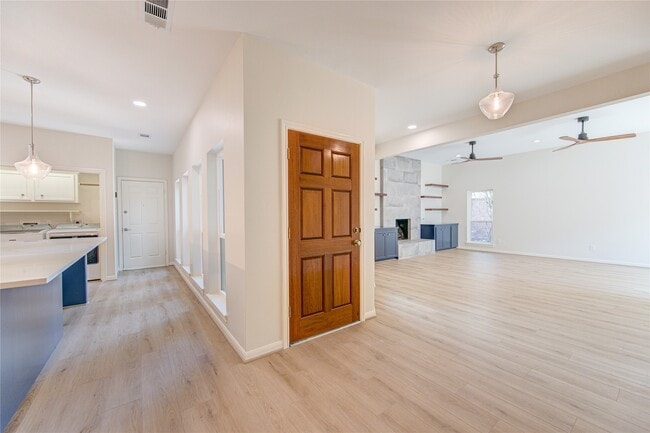 Photo - 14207 Stokesmount Dr