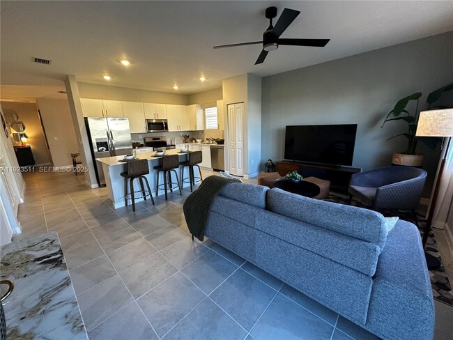 Building Photo - 2288 SE 30th St