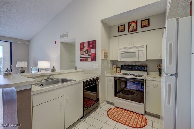 Building Photo - 13545 Eagle Ridge Dr Unit 827 Rental