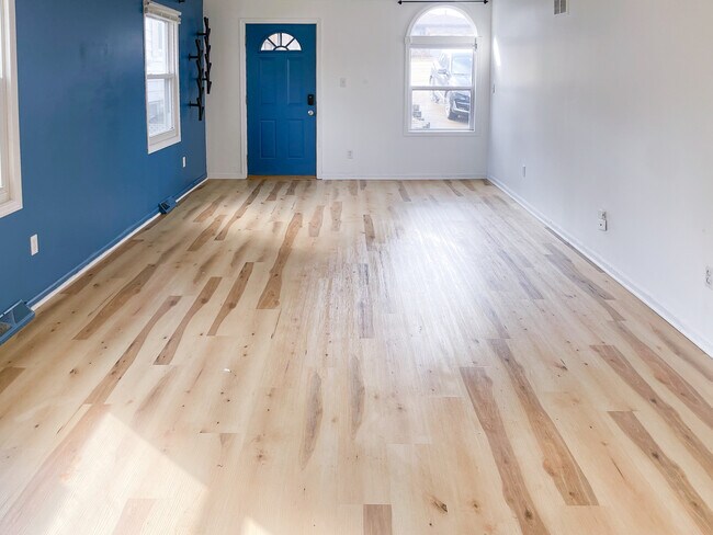 Photo - 705 State St