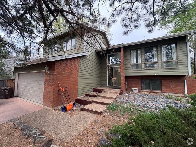 Building Photo - 4 Bed 2.5 Bath Home in North Boulder With ...