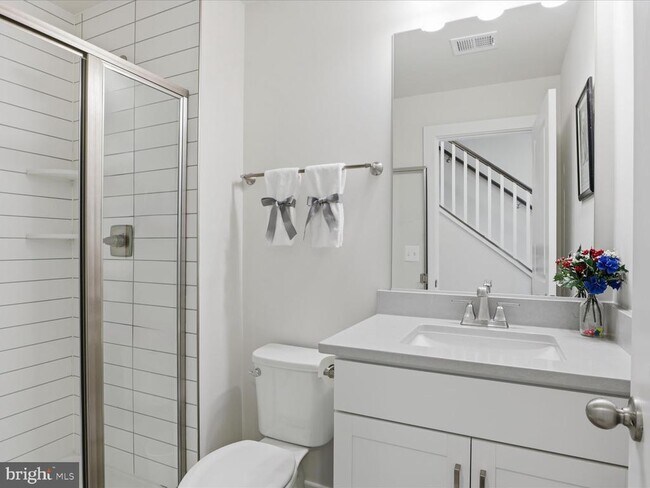 Photo - 3595 Aster St