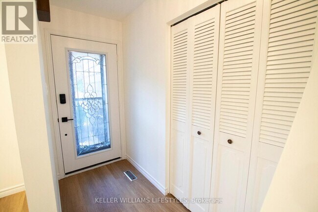 Photo - 59 Haliburton Pl