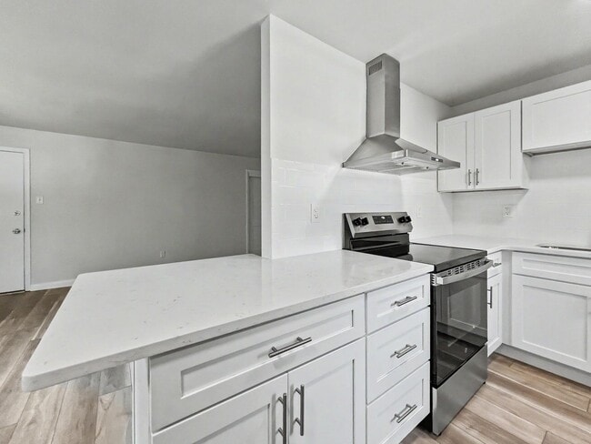 8 Midland Ave