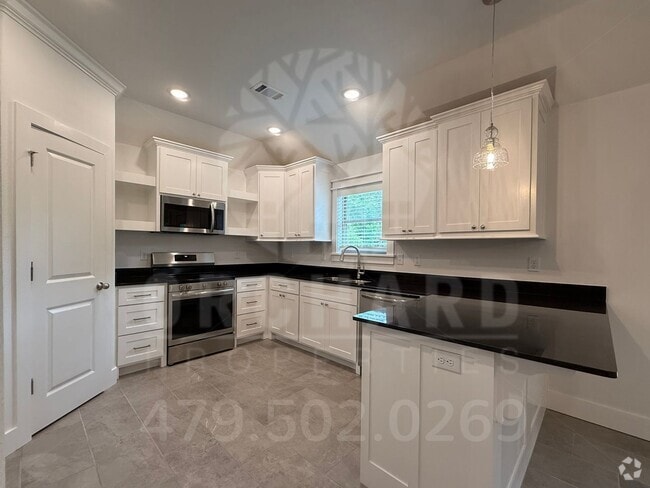 Building Photo - Bella Vista Single-Family Home- 2 Bed/ 2 B...