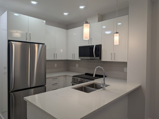 Photo - 33886 Pine St