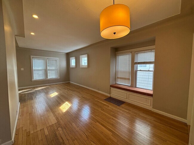 Photo - 215 E Woodland St