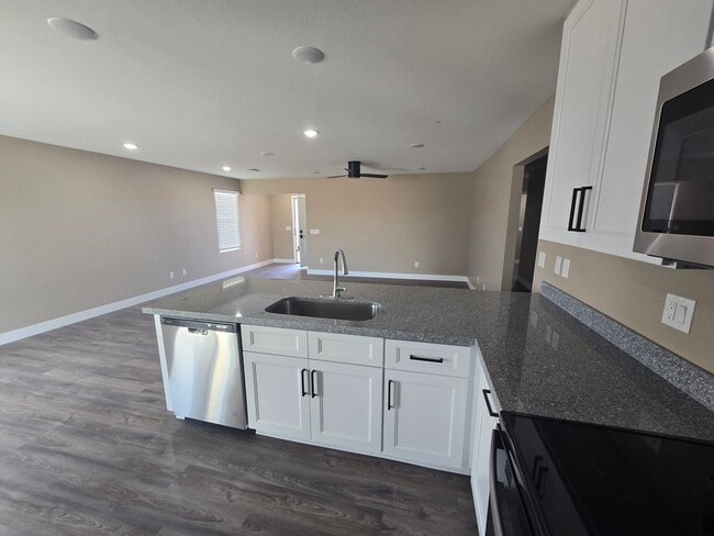 Photo - 3 Bedroom 2 Bathroom WICKENBURG COUNTRY CL... House