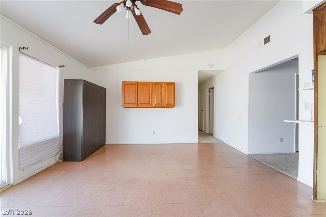 Photo - 2102 E Russell Rd