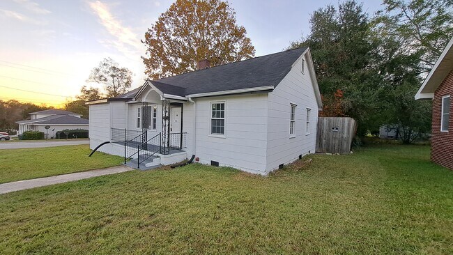 Photo - 901 State Rd S-38-225