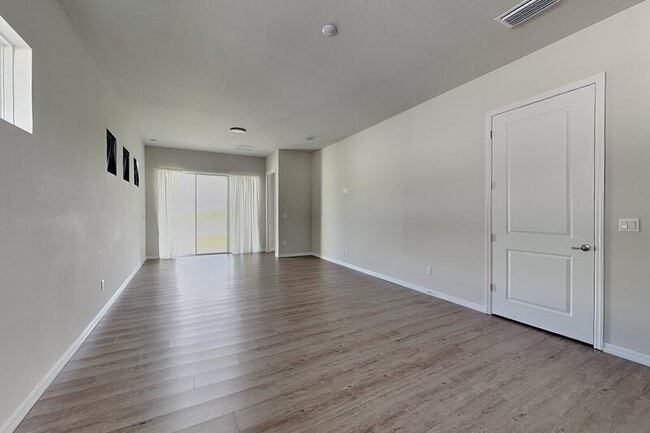Photo - 3109 King Palm Dr