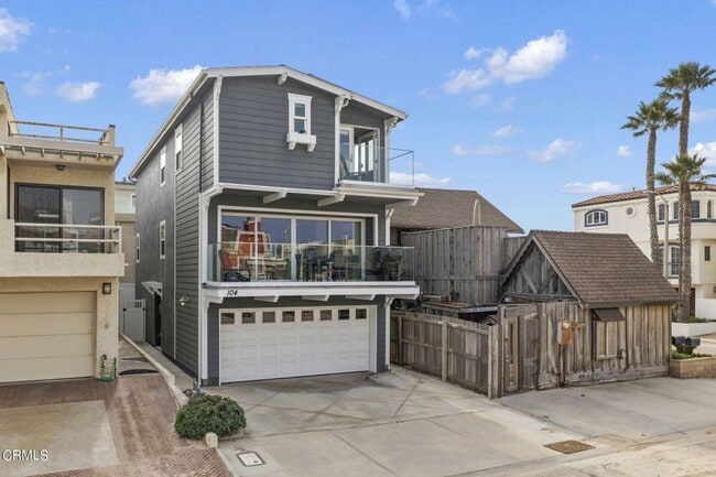 Photo - 104 La Brea St