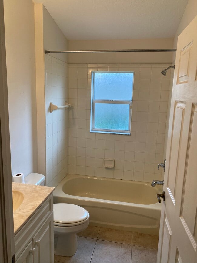 Photo - 375 Lexington Ave SW