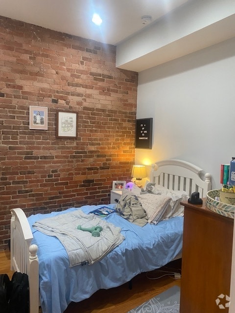Building Photo - 1081 Beacon St Unit 3 Rental