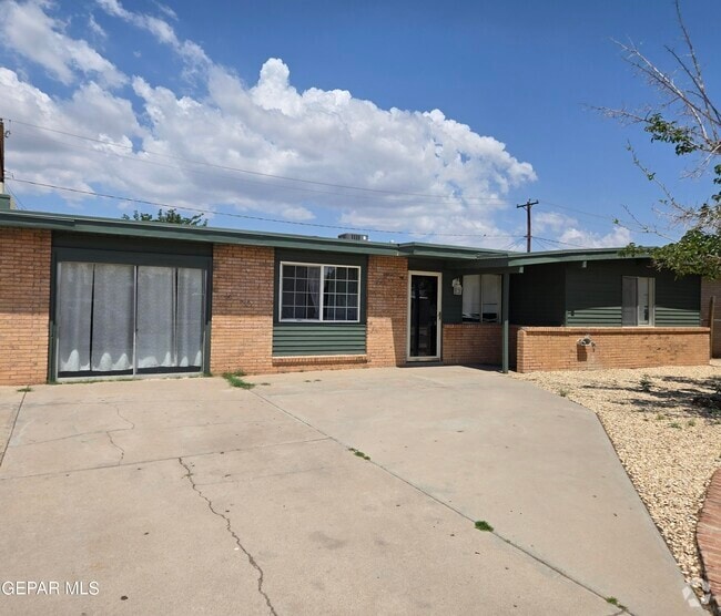 Building Photo - 10533 Champlain St Rental