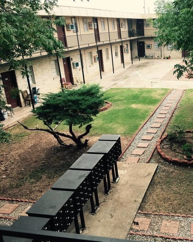 Photo - Lawton Courtyard Apartments