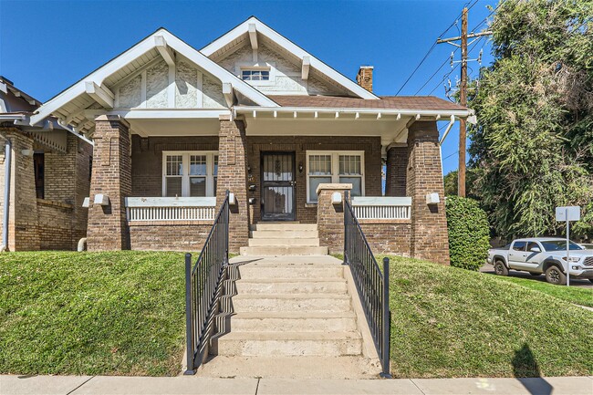 Building Photo - 1587 St Paul St