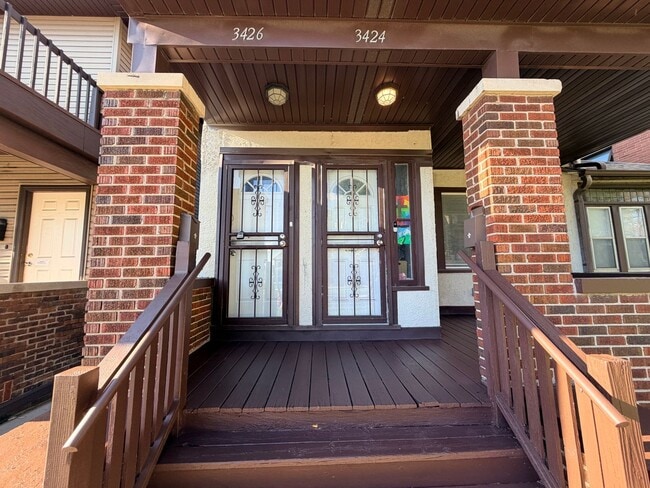 Building Photo - 3424 W Highland Blvd Unit 3426 - UPPER