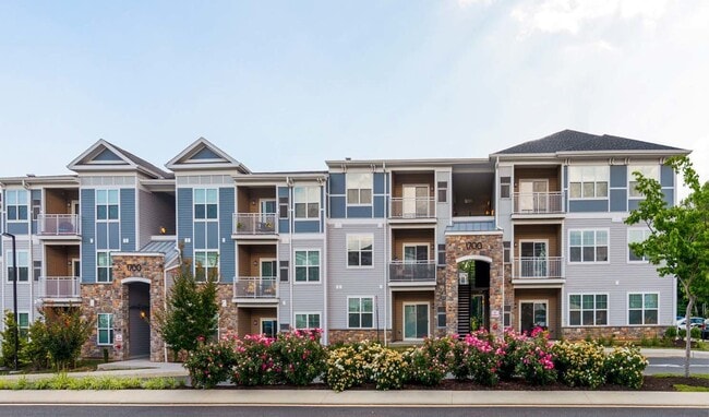 building exterior - Emblem at Christiana Apartments