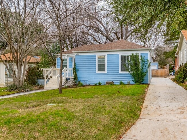 Photo - 525 Abiso Ave