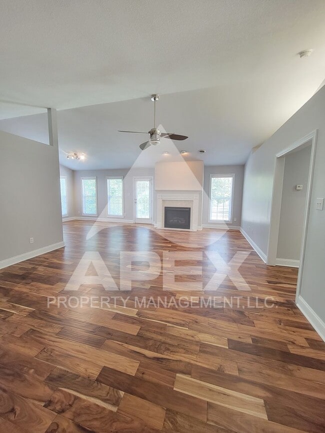 Stunning 3 Bd 2 Ba Single Family Brick Ra... Rental House Rental in