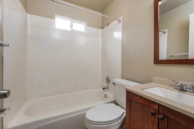 Photo - 3816 S 72nd St
