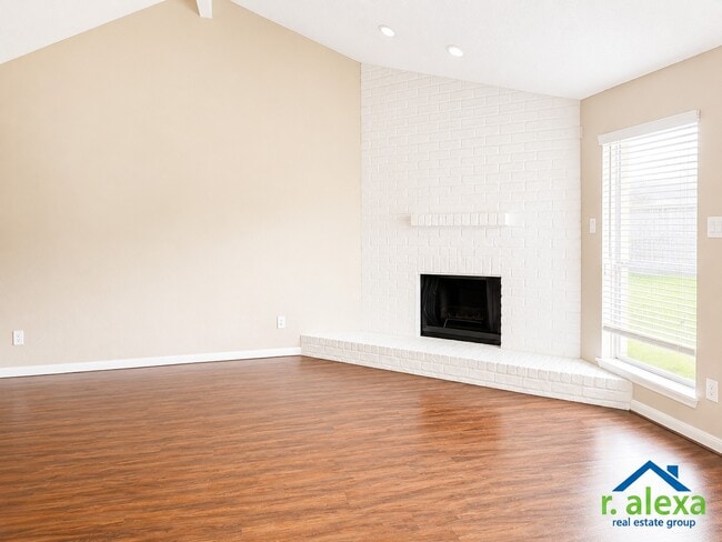 Photo - 3038 Mosby Dr