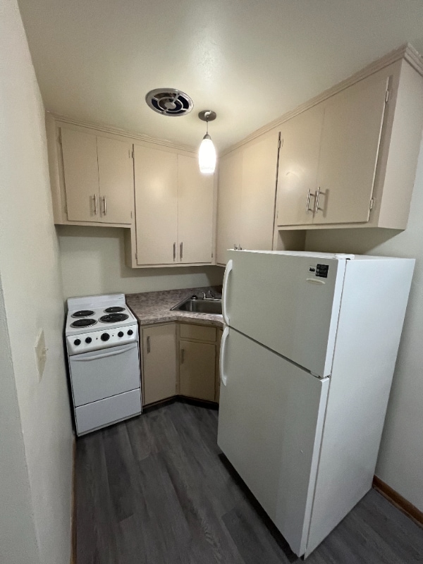 Photo - 3145 S 47th St