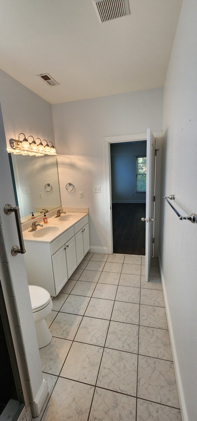 Photo - 104 Landing Trail