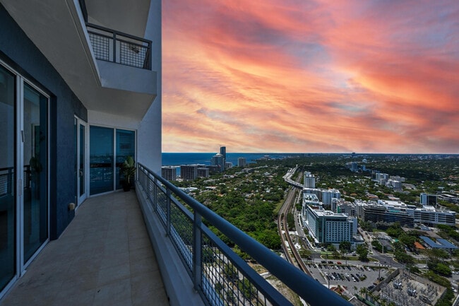 Photo - 60 SW 13th St Unidad 4013