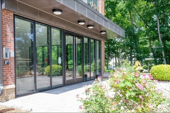 Building Photo - 999 Hancock St Unit 308 Rental