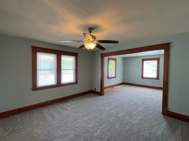 Photo - 2125 N Purdum St