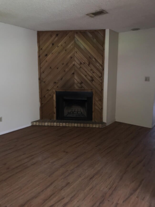 603 Bracewood Cir Unit D