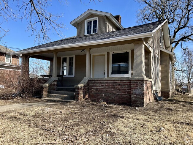 Building Photo - 808 S Randolph St Rental