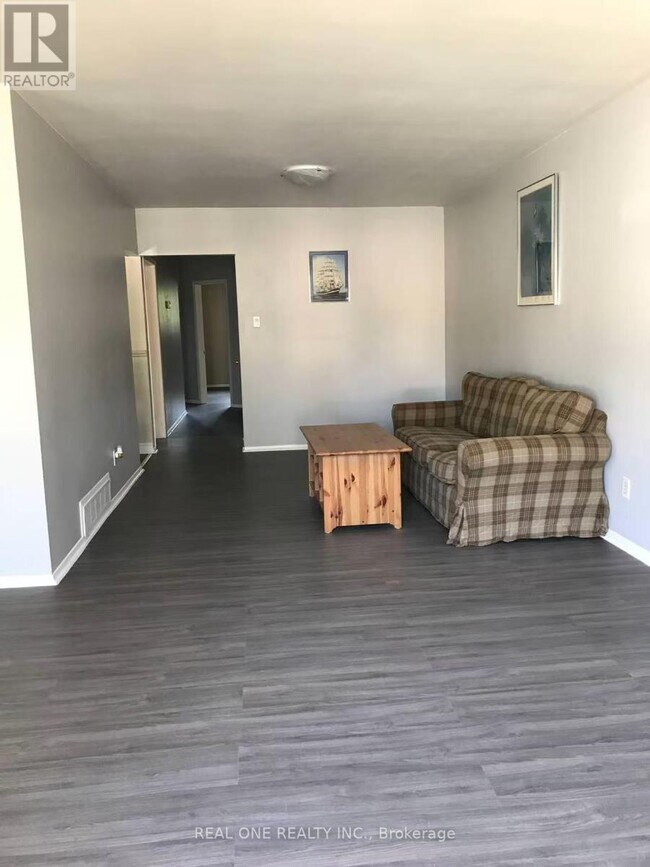 Photo - 53 Cairnside Crescent