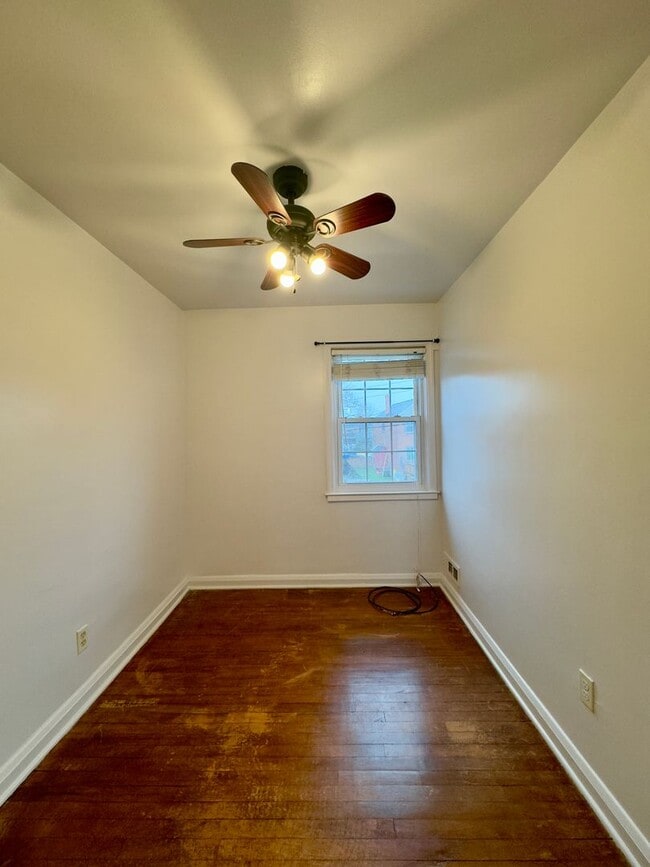 Photo - Charming 3-Bedroom Townhome with Modern Amenities in Parkville!