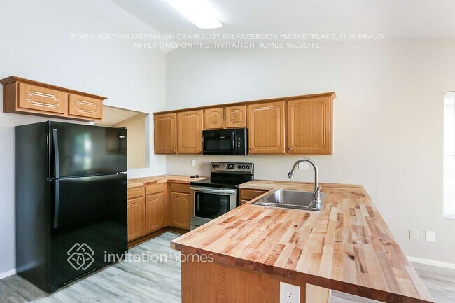 Photo - 8226 W Larkspur Dr