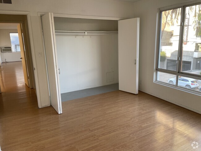 Building Photo - 1343 N Sierra Bonita Ave Rental