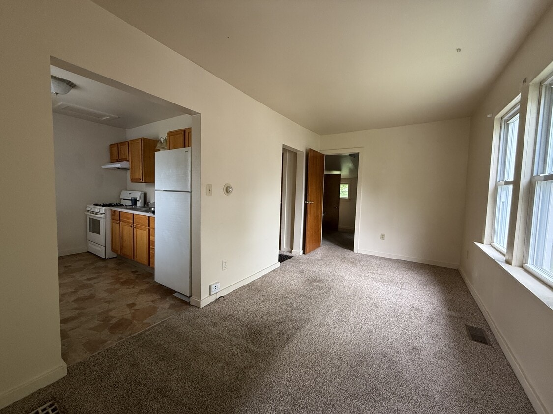 Photo - 754 Cawood St (Lansing, MI)
