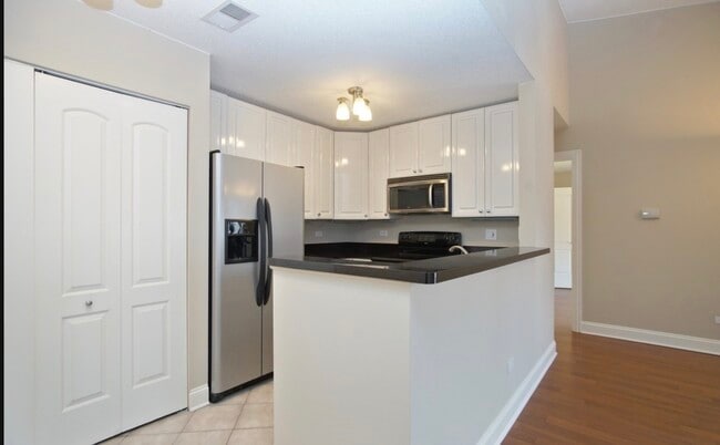 Photo - 1915 N Hicks Rd Unit 9302