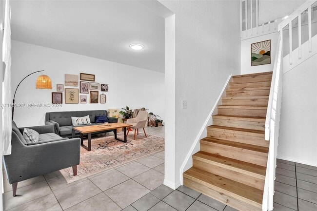 Photo - 2927 Bogota Ave