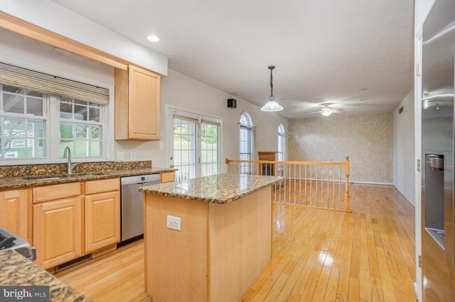 Photo - 603 Loring Ave