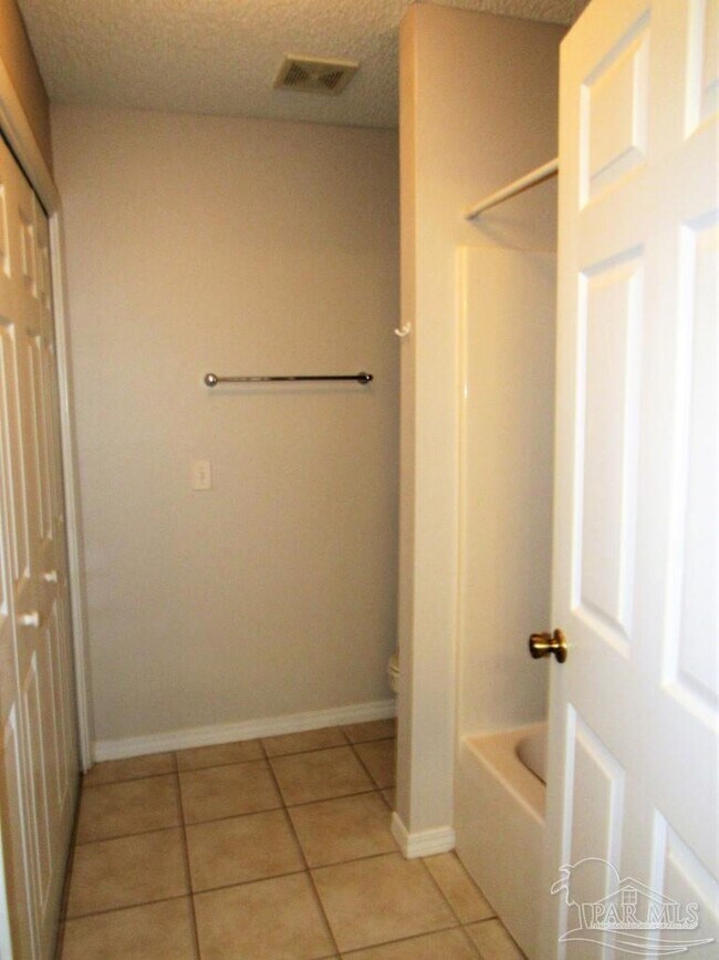 Photo - 2331 Trailwood Dr