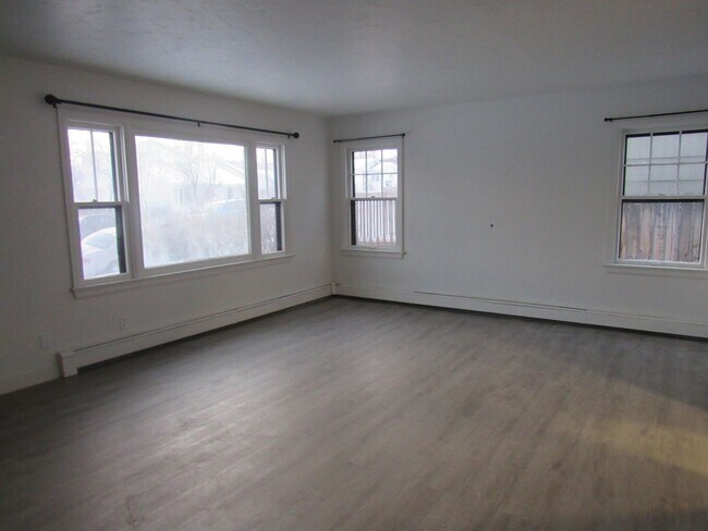 Photo - Updated 4 Bedroom Home! Heat Paid! Unidad 1112 S. Boxelder