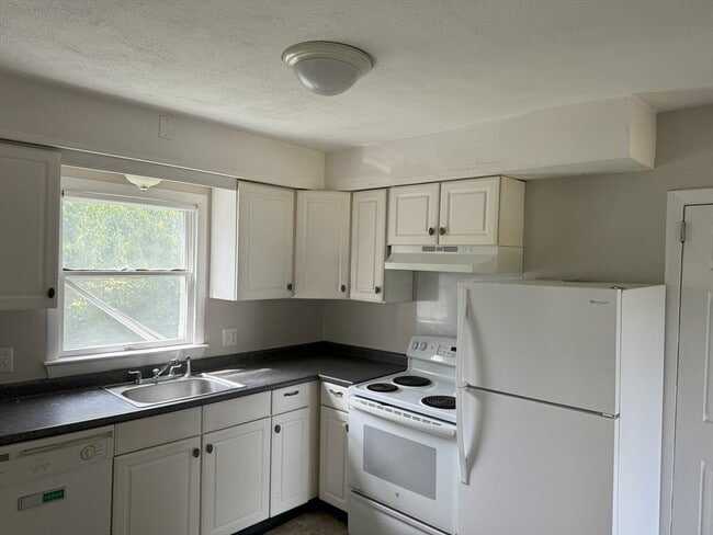 Photo - 587R Boston Rd